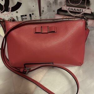 Coach Darcy Bow East West Pink Saffiano Leather
Crossbody